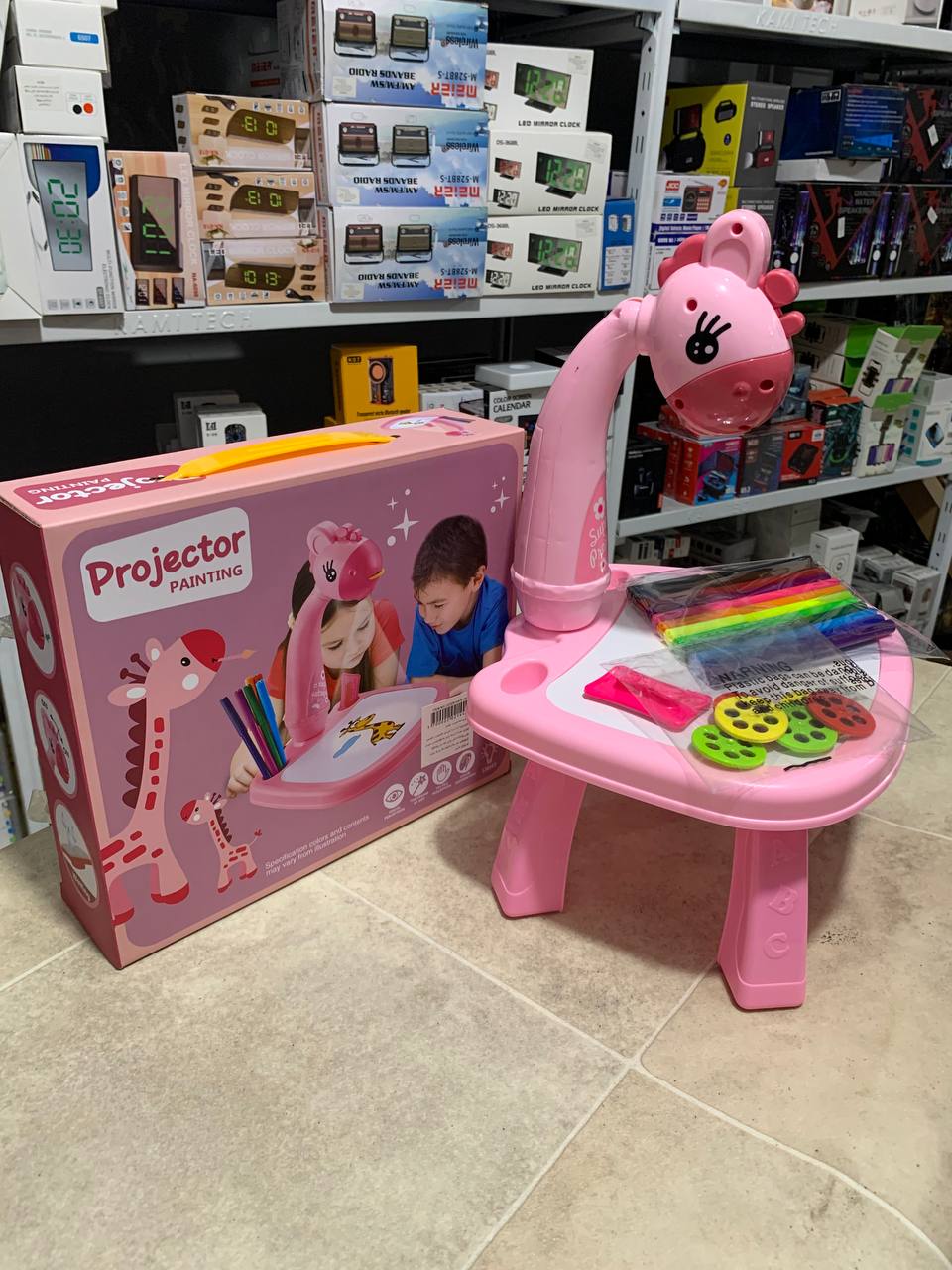 Projecteur à LED pour Enfant avec Table de Dessin Artistique - Jouet & Gaming - صورة حقيقية 9