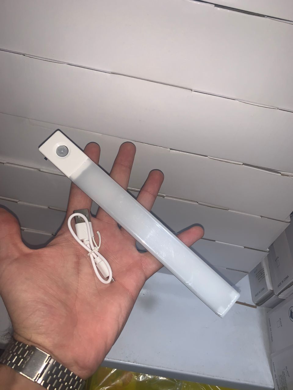 Lampe de Placard avec Detecteur de Mouvement Rechargeable et sans Fil - Décoration - صورة حقيقية 10