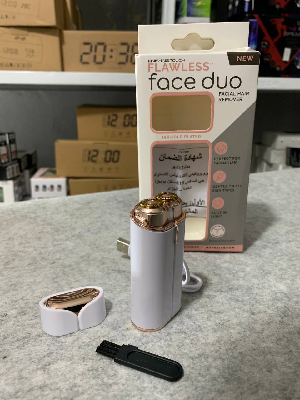 Rasoir électrique indolore avec lumière LED pour épilation instantanée du menton/lèvre supérieure - Soins et Beauté - صورة حقيقية 11
