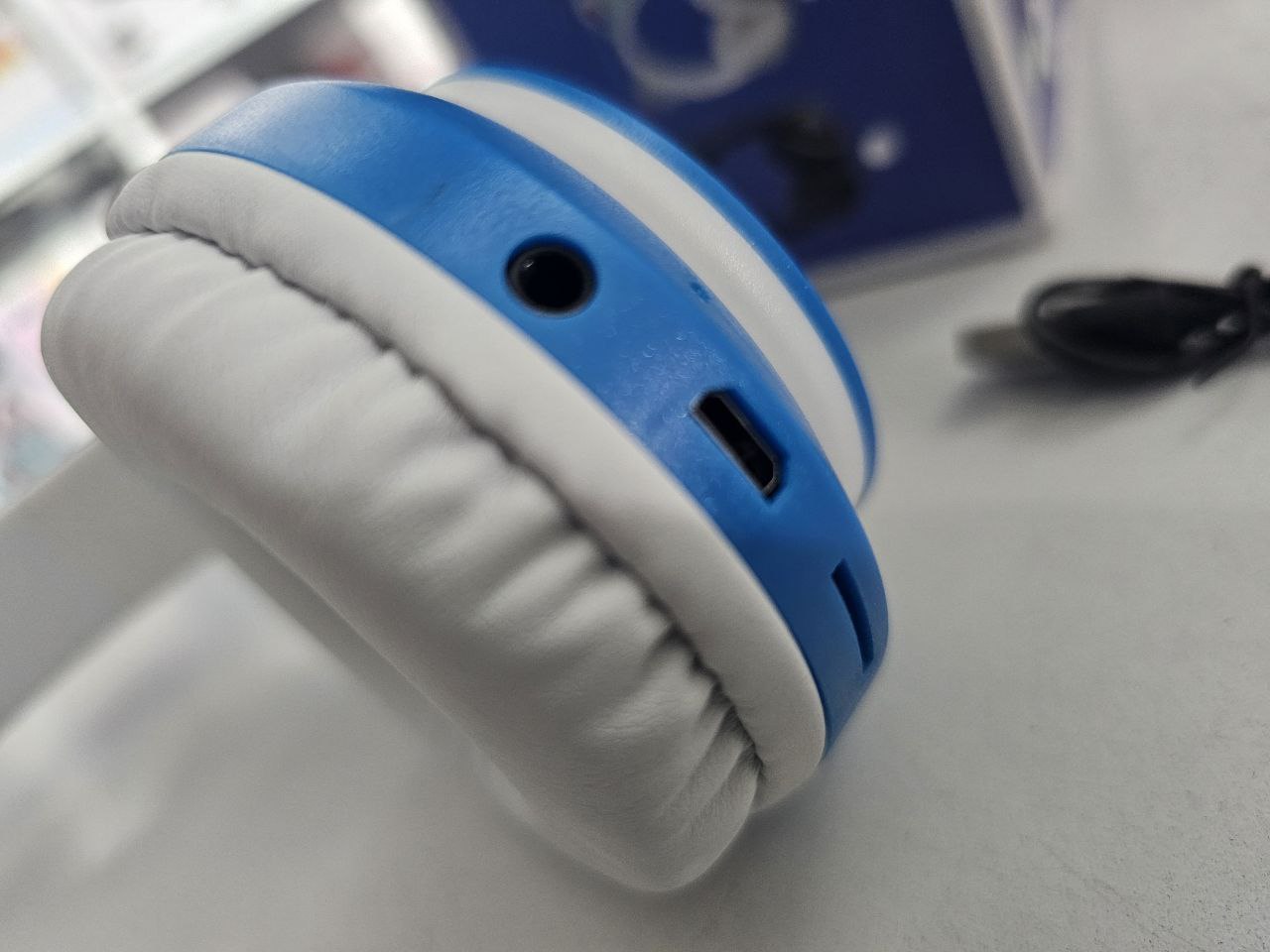 Casque stéréo Bluetooth sans fil oreilles de chat électroluminescents avec support carte TF - Électronique - صورة حقيقية 9