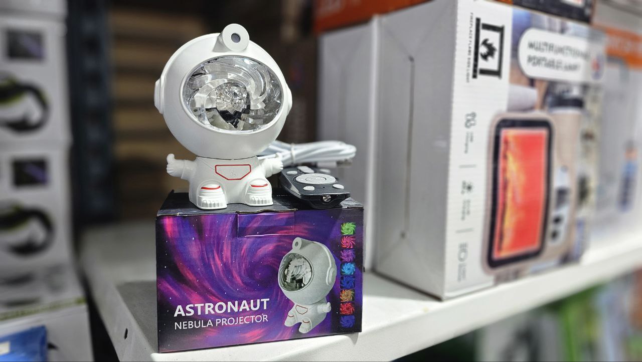 Projecteur De Lumière D'astronaute Ciél Etoilé nébuleuse galaxy V3 - Électronique - صورة حقيقية 4