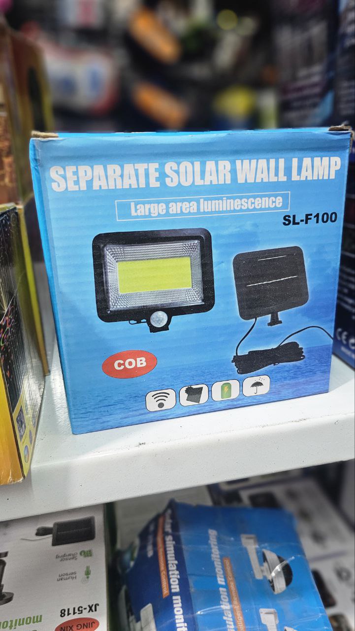 Lampe projecteur solaire LED et détecteur de mouvement 5W IP44 - SL-F100 - Électronique - صورة حقيقية 6