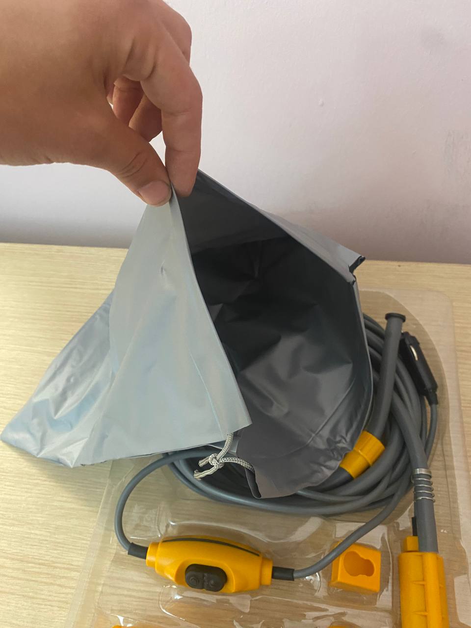 Douche extérieure Portable Camping et Plages DC 12V - Accessoires Auto/Moto - صورة حقيقية 8