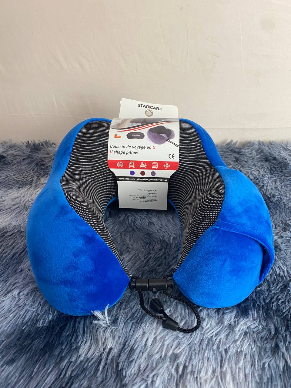 Kit de voyage 3in1 Oreiller en mousse à mémoire de forme en forme de U avec Bouchon d’oreille et Bandeau Yeux - Vacance & Loisir - صورة حقيقية 10
