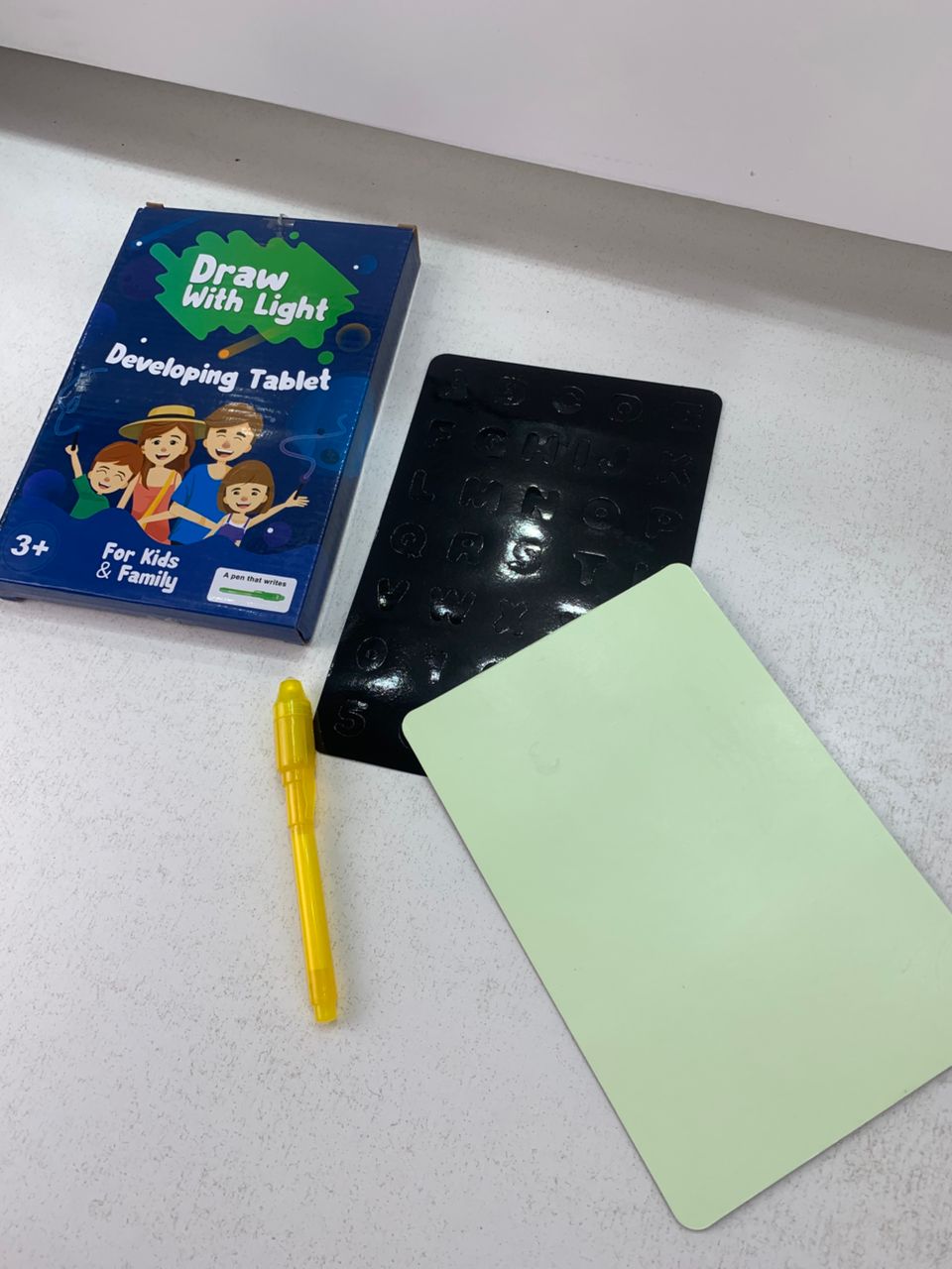 Planche à dessin graffiti lumineux pour enfants avec stylo UV - Divers - صورة حقيقية 7