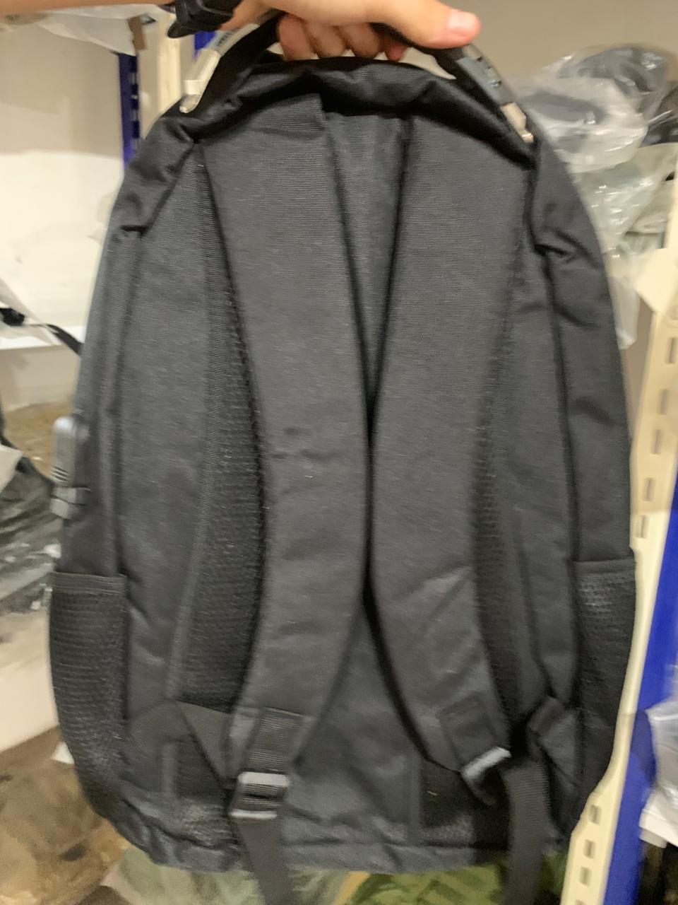 Sac à dos tactique USB pour camping, sac militaire 15,6 pouces - Camping et Randonnée - صورة حقيقية 10