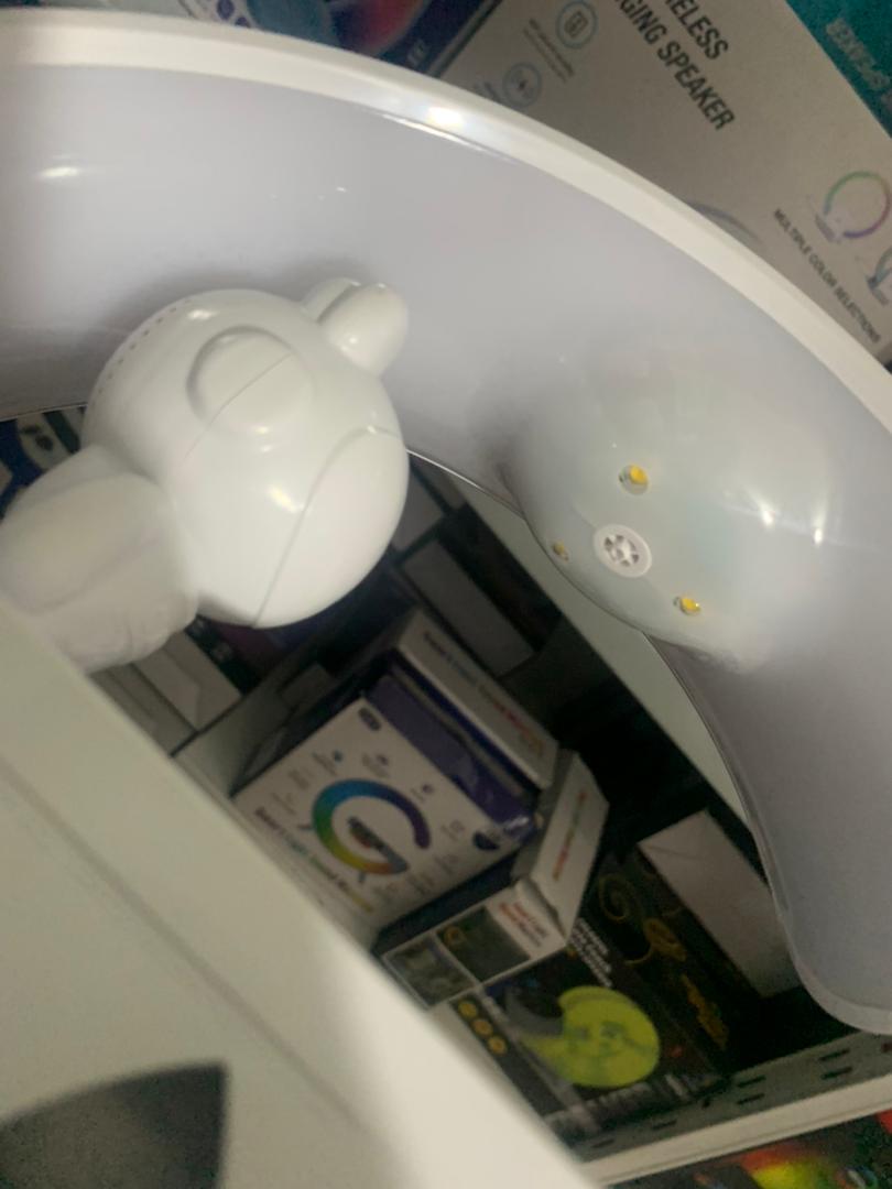 Haut Parleur Bluetooth et Humidificateur anti-gravité en forme de G - Électronique - صورة حقيقية 8