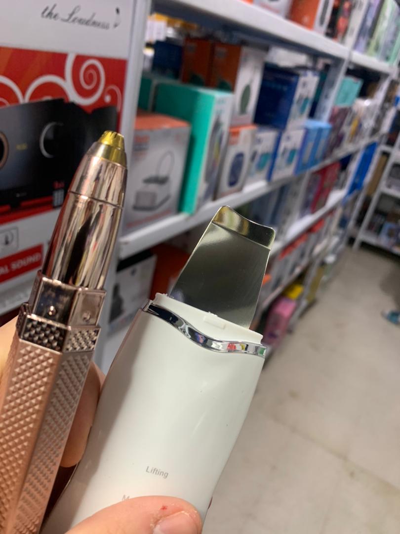 Pack de Beauté Appareil Ultrasonic purificateur points noir et Rasoir Electrique 4en1 - PACKS SPECIAL OFFERS - صورة حقيقية 8