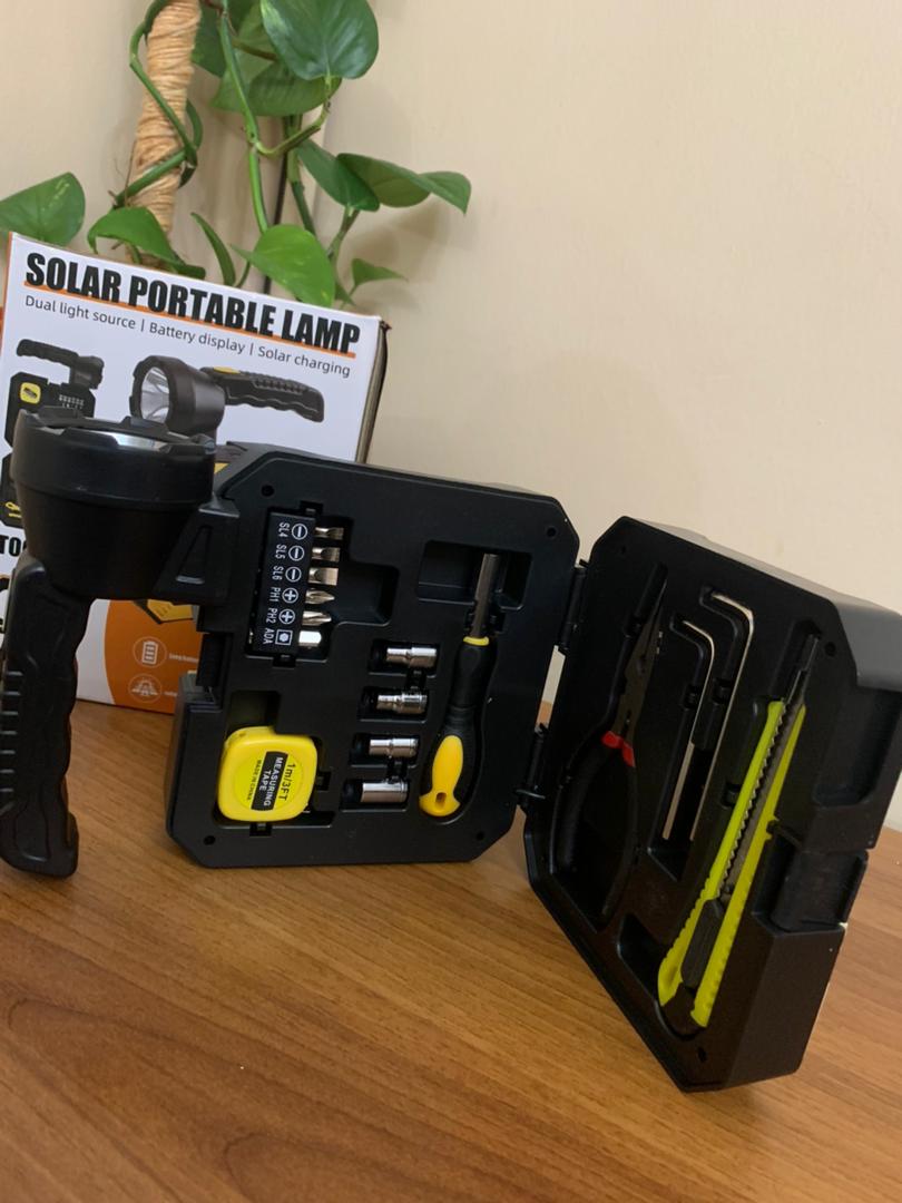 Lampe Solaire Portable Avec Kit de Tournevis et Outils - Outillage et Bricolage - صورة حقيقية 6