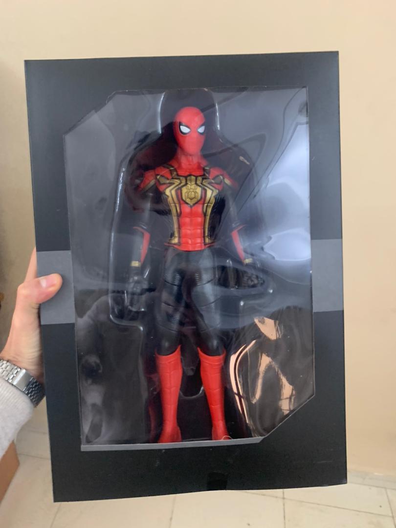 Figurine Géante Spider-Man 30 cm en PVC Le Super-Héros Mythique à Collectionner - Jouet & Gaming - صورة حقيقية 7