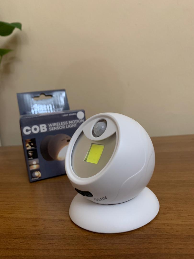 Lampe COB à détecteur de mouvement portable à 360 ° - Décoration - صورة حقيقية 8