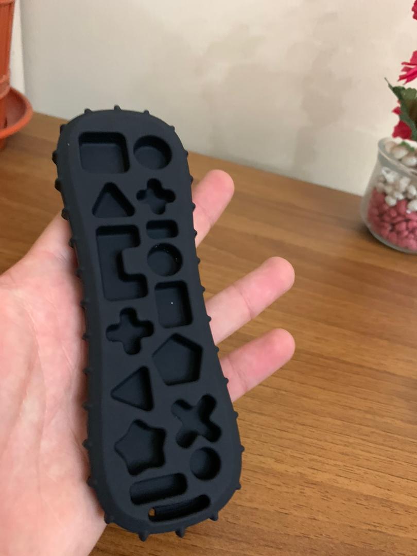 Anneau de dentition en Silicone en forme de télécommande - عضاضة اطفال من سيليكون على شكل جهاز تحكم - Maternité - صورة 6