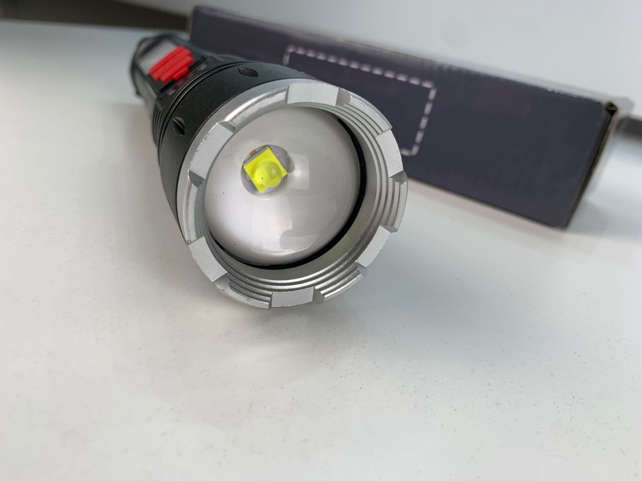 Lampe de Poche Téléscopique 50 LED – مصباح يدوي - Outillage et Bricolage - صورة 8
