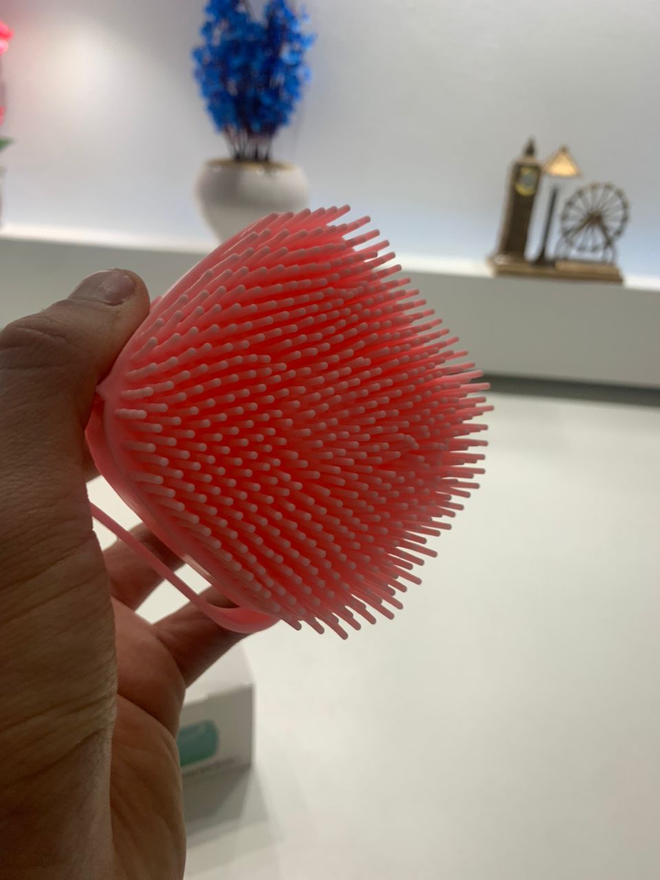 Brosse de Nettoyage et Distributeur De Shampoing en Silicone – فرشاة الحمام من السيليكون - Divers - صورة حقيقية 6
