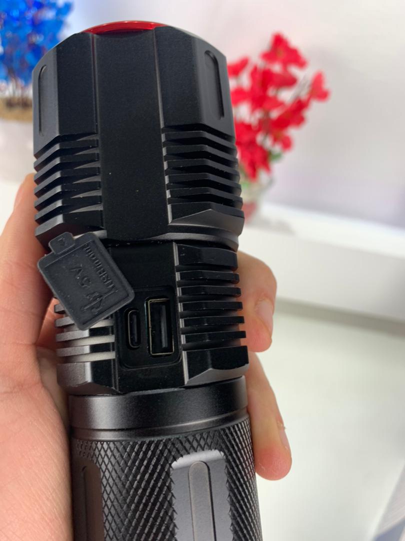 Lampe Torche 100W avec Batterie Lithium 18650*3 Portée de 1 à 1,5 km, mise au point réglable – مصباح يدوي عالي الطاقة مع بطارية ليثيوم - Camping et Randonnée - صورة حقيقية 13