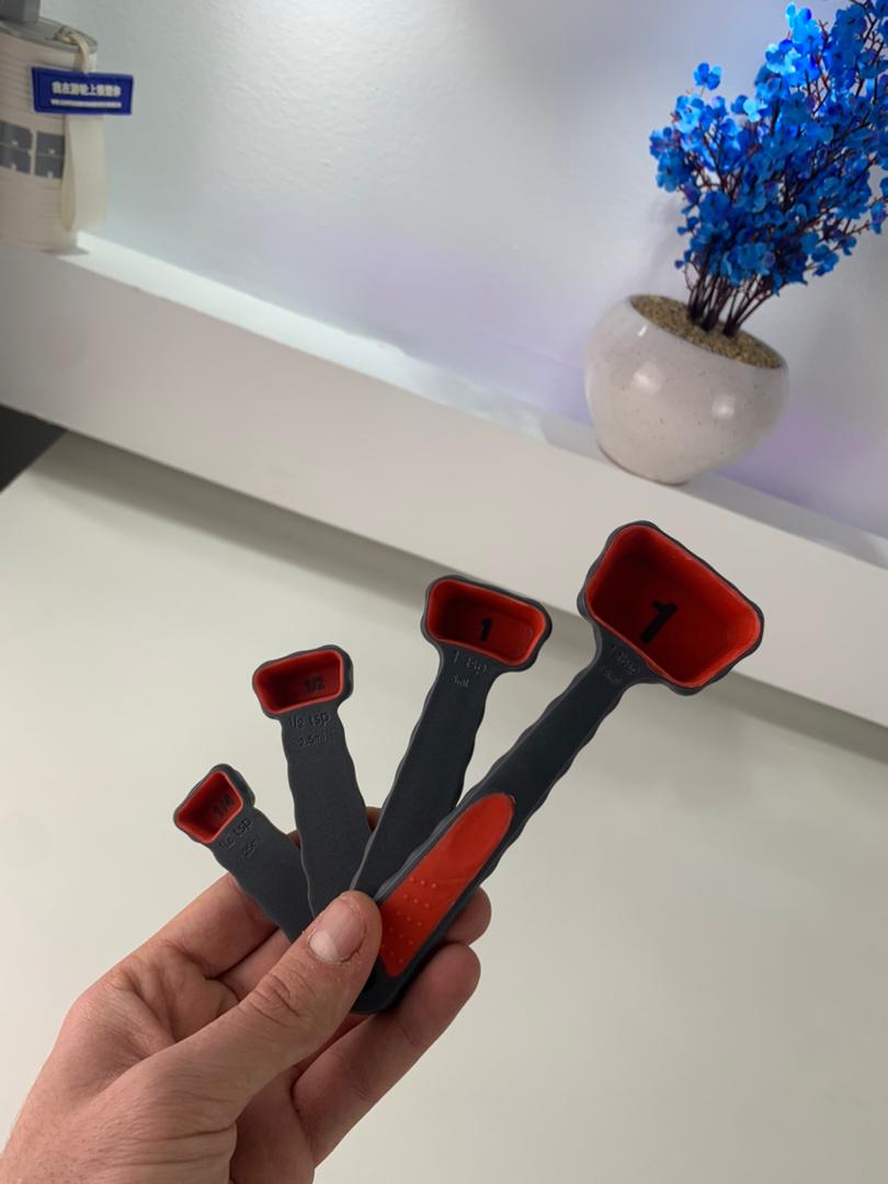 Ouvre-boîte Multifonction 4 en 1 et Cuillères à Mesurer Pliables en Silicone - فتاحة العلب متعددة الوظائف و ملاعق قياس قابلة للطي - Cuisine - صورة حقيقية 9