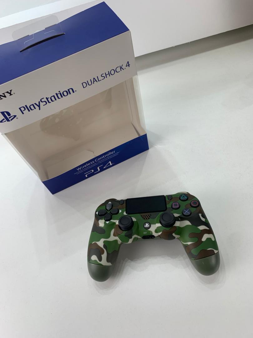 Manette sans fil DualShock 4 pour PlayStation 4  Camouflage Vert – يد تحكم لاسلكية للبلايستيشن - Jouet & Gaming - صورة 9