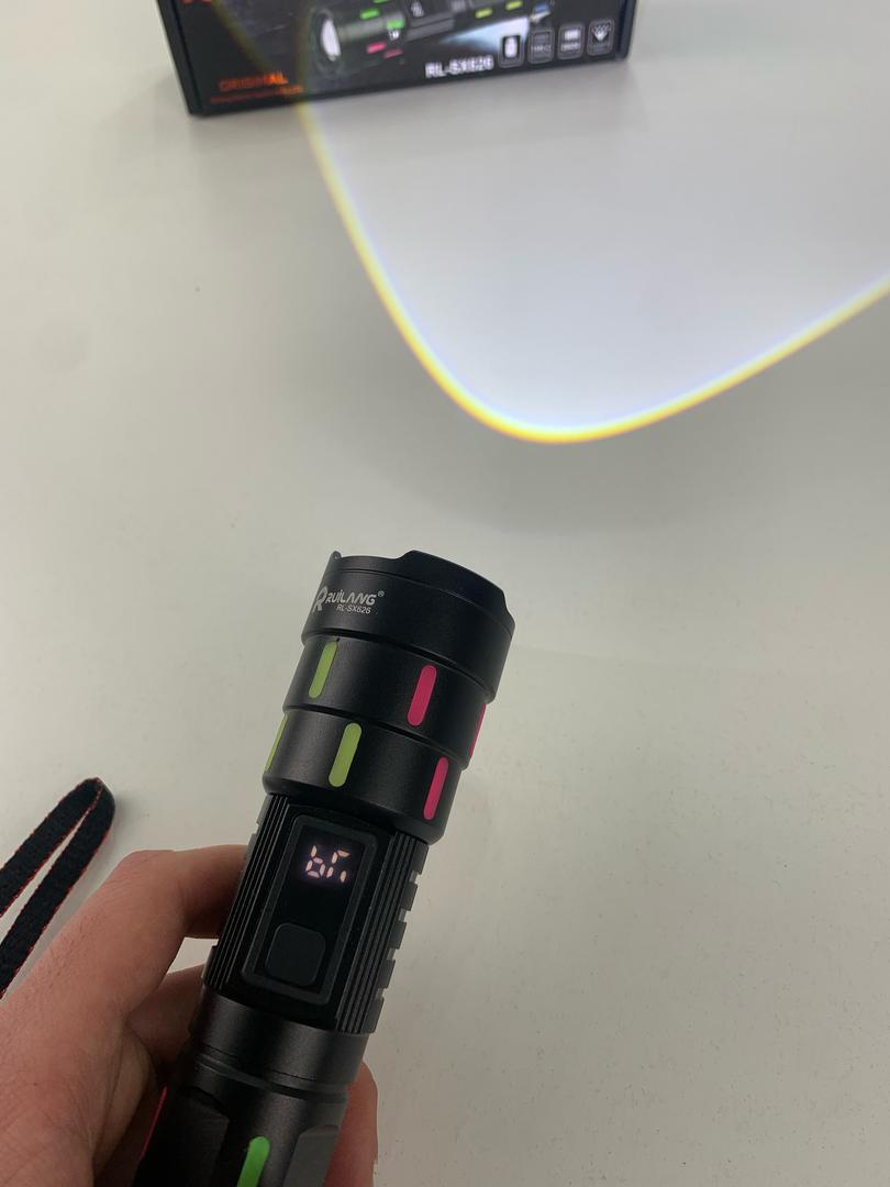 Lampe de Poche LED à Zoom Télescopique avec Bandes Fluorescentes - مصباح يدوي مع زووم تلسكوبي - Camping et Randonnée - صورة حقيقية 13