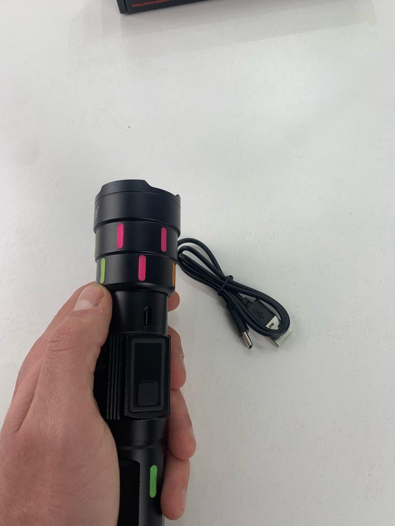 Lampe de Poche LED à Zoom Télescopique avec Bandes Fluorescentes - مصباح يدوي مع زووم تلسكوبي - Camping et Randonnée - صورة حقيقية 14