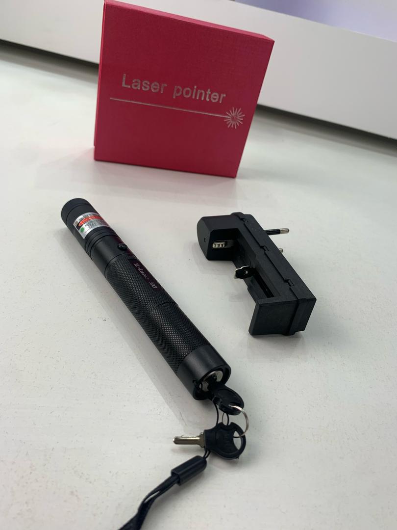 Pointeur Laser Puissant Multifonctions 2000 Mètres - مصباح ليزر قوي للمسافات الطويلة متعدد الوظائف - Électronique - صورة حقيقية 9
