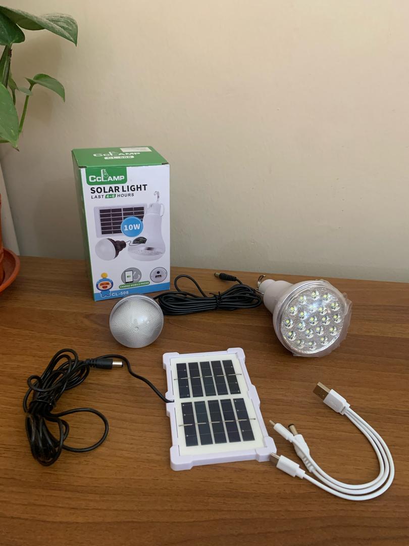 Lampe de Camping LED avec Panneau Solaire 10 W – مصباح تخييم يعمل بالطاقة الشمسية - Camping et Randonnée - صورة حقيقية 6