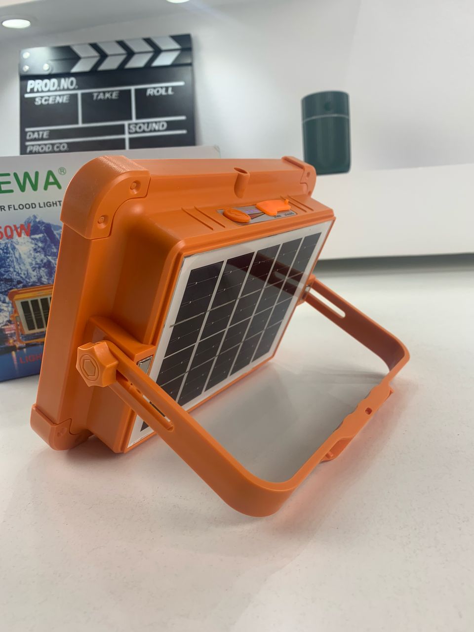Projecteur LED Rechargeable 150W avec Panneau Solaire – مصباح تخييم عالي السطوع - Camping et Randonnée - صورة 9