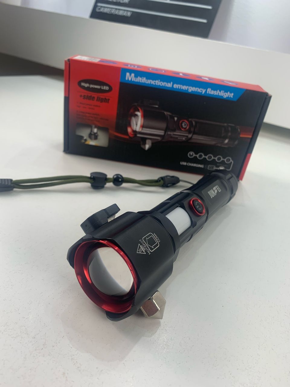 Lampe Torche Multifonctionnel LED Puissante Rechargeable par USB Avec PowerBank – طورش عالي السطوع - Camping et Randonnée - صورة حقيقية 8