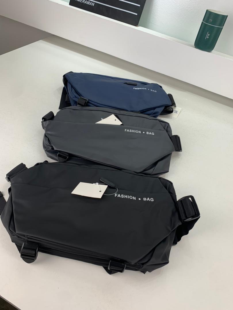 Sac de Poitrine Fashion Bag pour hommes avec bandoulière LX066 – حقيبة أغراض رجالية - Sac à dos et Mode - صورة حقيقية 10