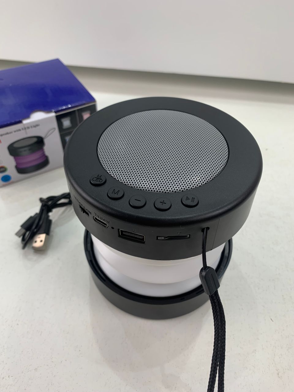 Haut Parleur Bluetooth et Lanterne RGB avec Batterie Rechargeable – مكبر صوت ومصباح - Électronique - صورة 9