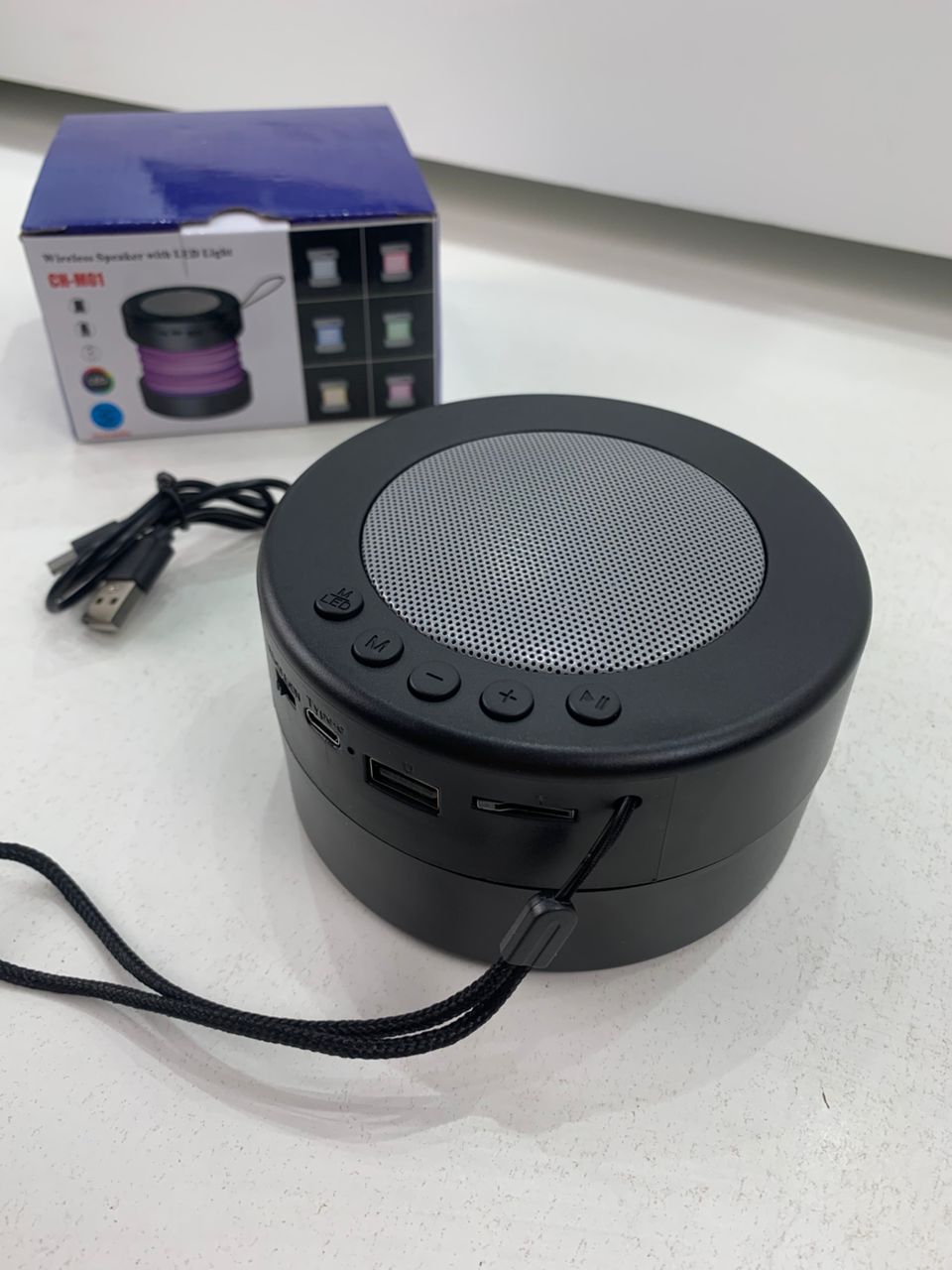 Haut Parleur Bluetooth et Lanterne RGB avec Batterie Rechargeable – مكبر صوت ومصباح - Électronique - صورة 10
