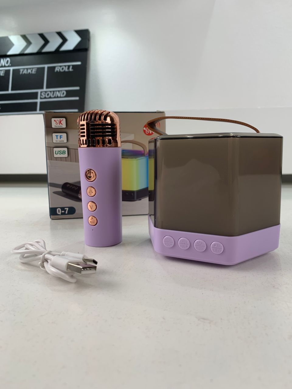 Enceinte Karaoké avec éclairage RVB et microphones sans fil – مكبر صوت كاريوكي - Électronique - صورة حقيقية 8
