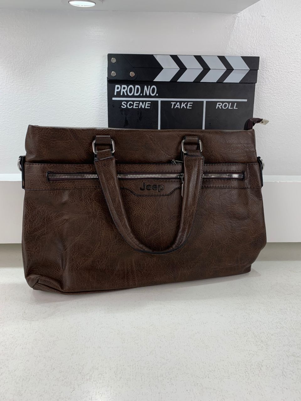 Cartable Homme en Simili Cuir Design Élégant Jeep 180551-12 Marron Foncé – حقيبة جلدية لون بني داكن - Sac à dos et Mode - صورة حقيقية 3