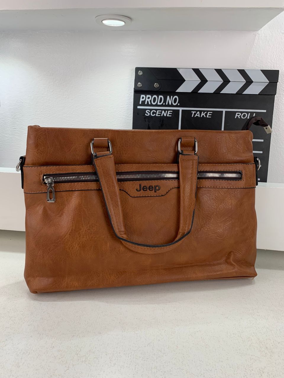 Cartable Homme en Simili Cuir Design Élégant Jeep 180551-12 Marron Clair – حقيبة جلدية لون بني فاتح - Sac à dos et Mode - صورة حقيقية 3