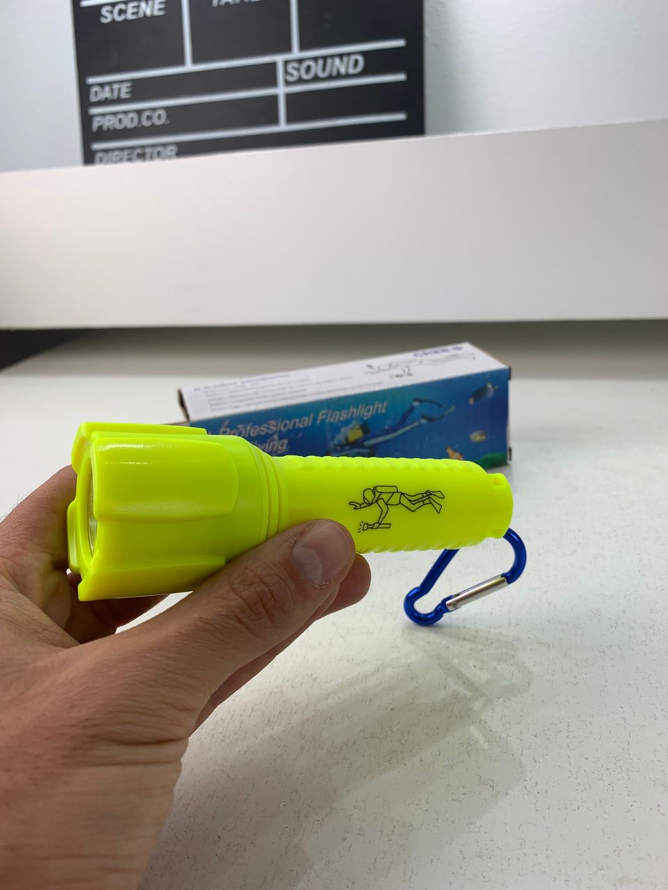 Lampe Torche Sous-Marine Étanche jusqu’à 25 mètres – مصباح تحت السباحة تحت الماء - Camping et Randonnée - صورة 8
