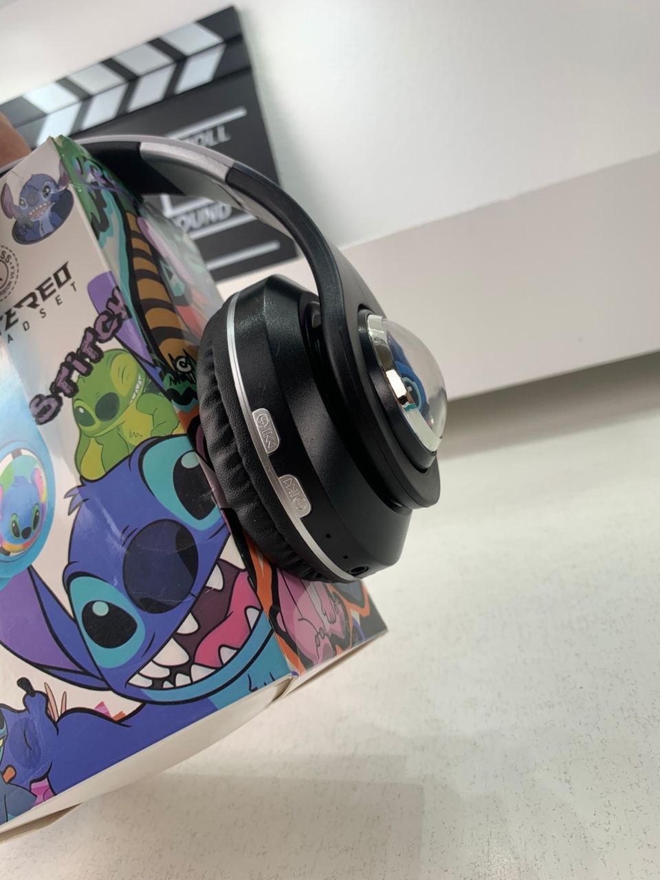 Casque Audio Design Stitch pour Enfants avec Connexion Bluetooth, USB et Carte TF – سماعات رأس للأطفال ستيتش - Électronique - صورة حقيقية 4