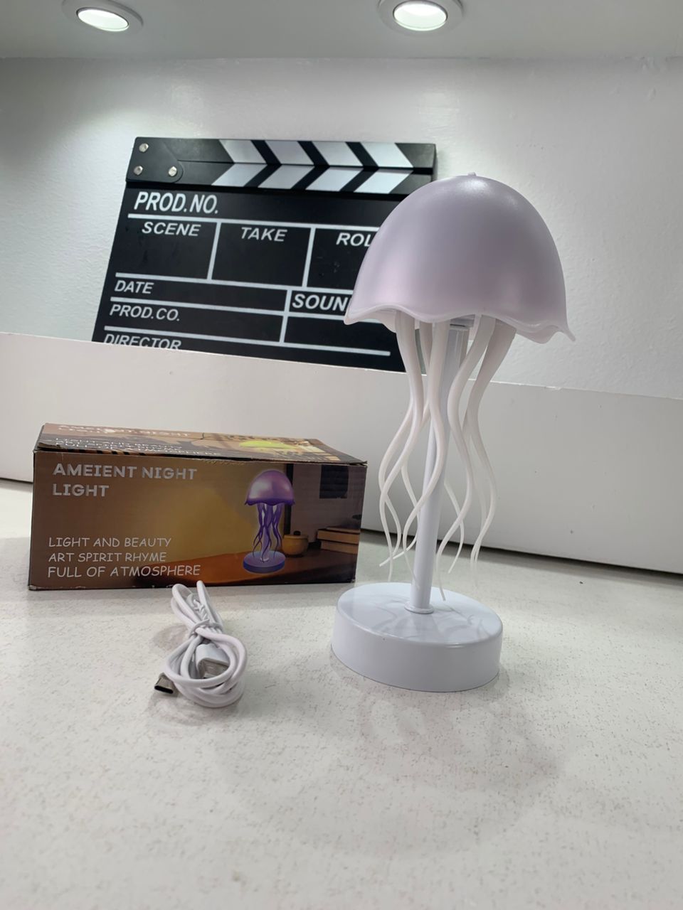 Lampe méduse RVB rechargeable avec capteur tactile et pieds dansants – مصباح ديكور على شكل قنديل - Décoration - صورة حقيقية 8