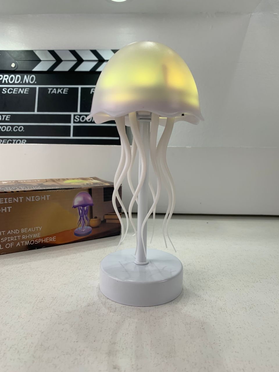 Lampe méduse RVB rechargeable avec capteur tactile et pieds dansants – مصباح ديكور على شكل قنديل - Décoration - صورة حقيقية 11