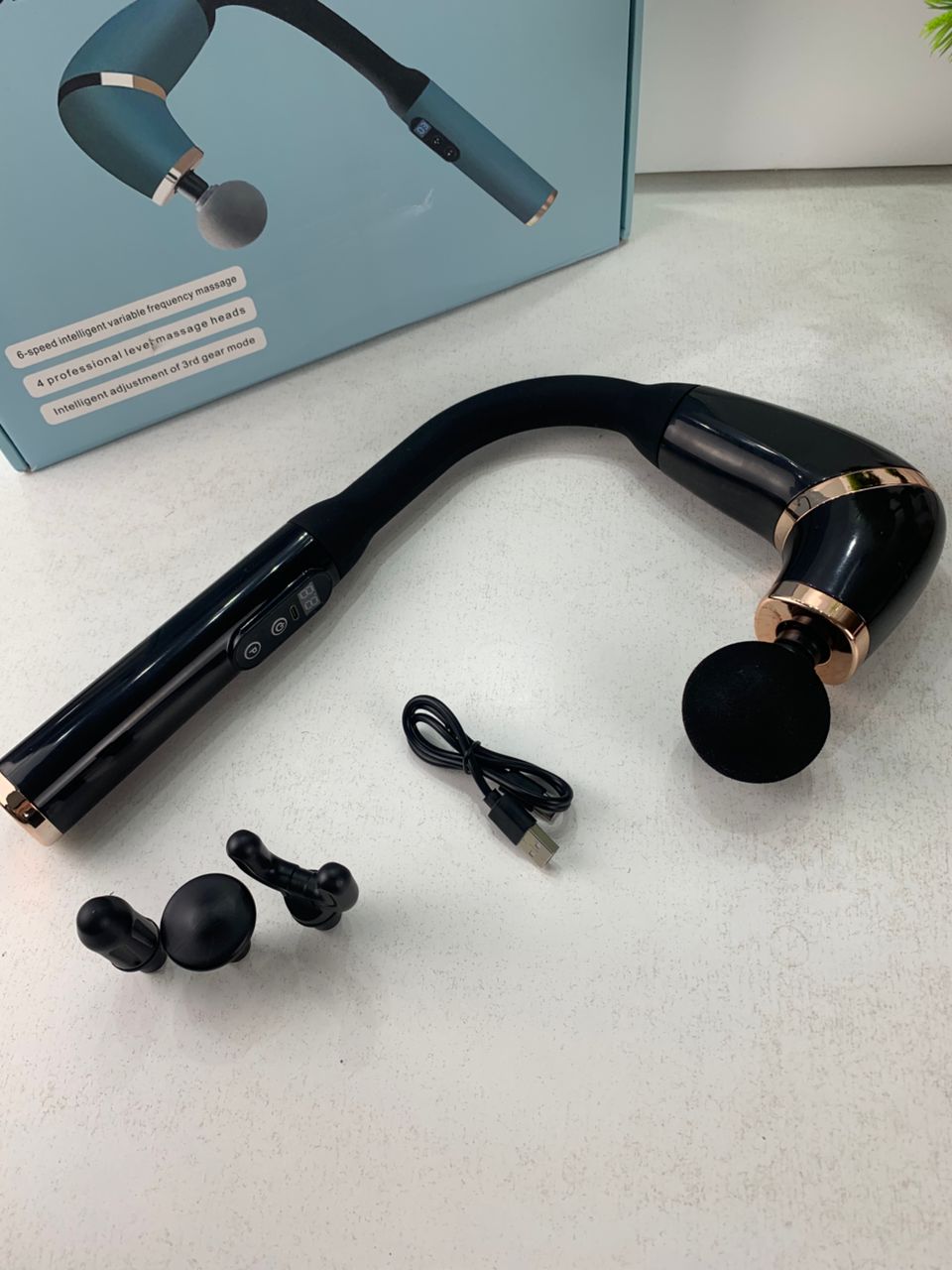 Pistolet de massage poignée allongée avec 4 têtes, 3 modes et 6 niveaux – جهاز تدليك الجسم - Soins et Beauté - صورة 9