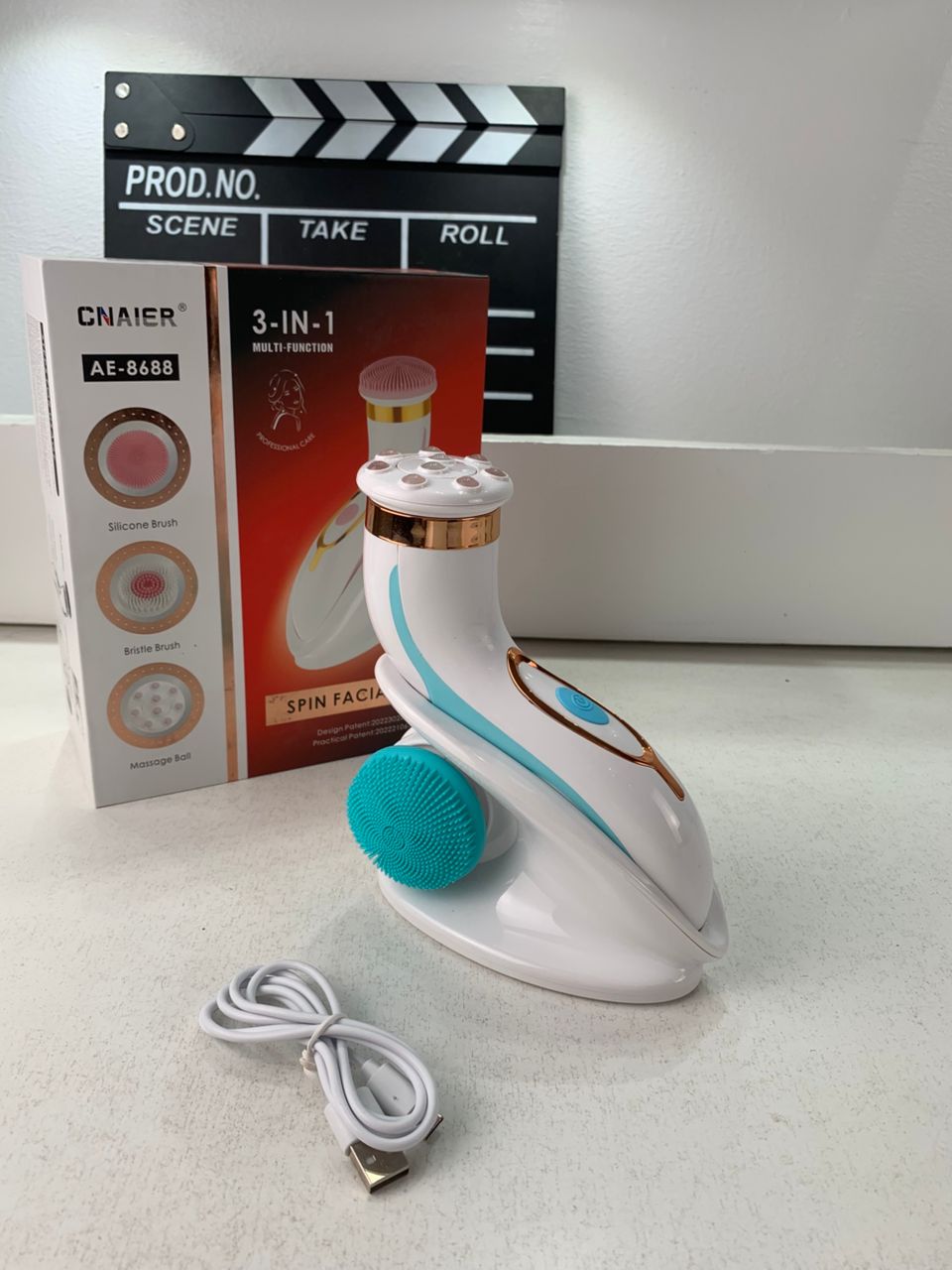 Brosse Nettoyante Électrique Cnaier AE-8788 3 Têtes Rotatives Recharge USB – جهاز تنظيف البشرة بعمق - Soins et Beauté - صورة حقيقية 12