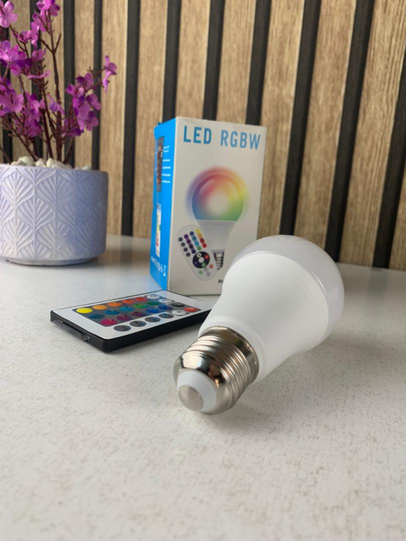 Ampoule LED RGBW E27 à intensité variable 16 couleurs – مصباح بأضواء ملونة - Électronique - صورة حقيقية 8