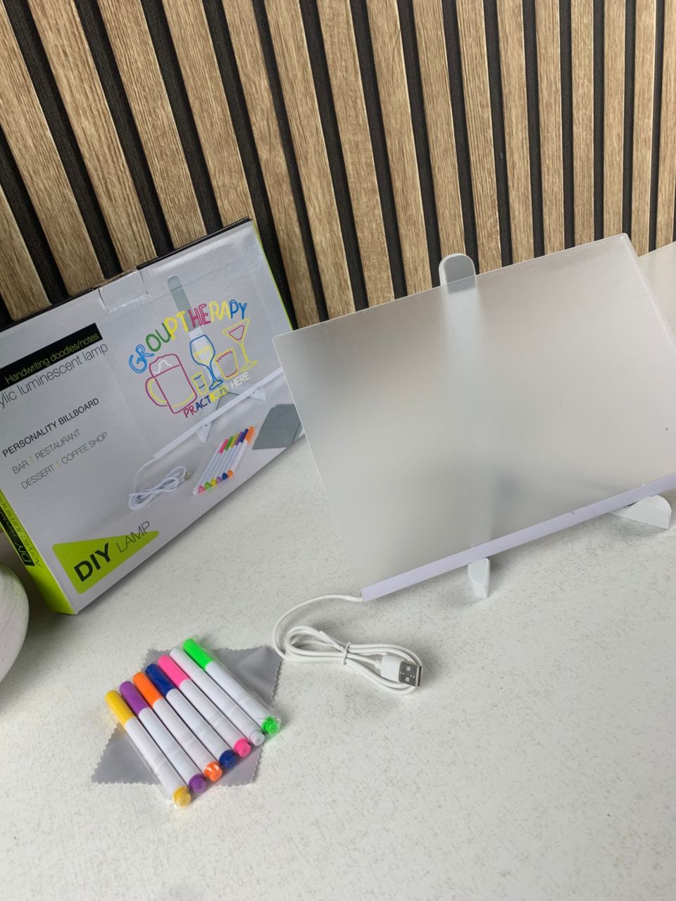 Tableau mémo LED lumineux avec stylo 7 couleurs et support – لوحة كتابة مضيئة للأطفال - Jouet & Gaming - صورة حقيقية 10
