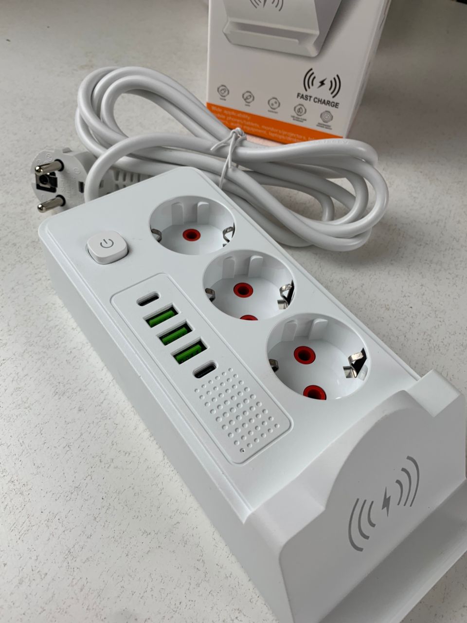 Multiprise 3 SOCKET 2500W avec USB, Type-C et chargement sans fil – مقبس طاقة وشاحن لاسلكي - Outillage et Bricolage - صورة حقيقية 8