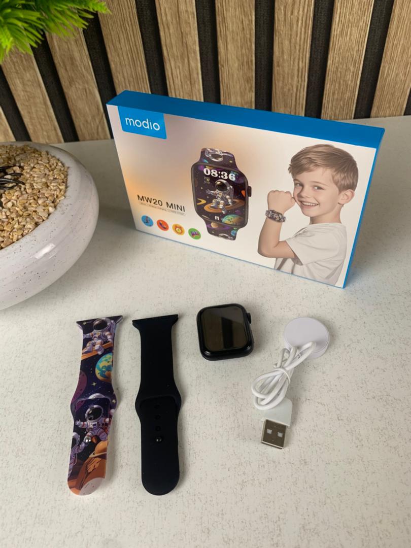 Smartwatch Modio MW20 Mini pour filles et garçons avec 2 bracelets – ساعة ذكية للأطفال - Électronique - صورة حقيقية 7
