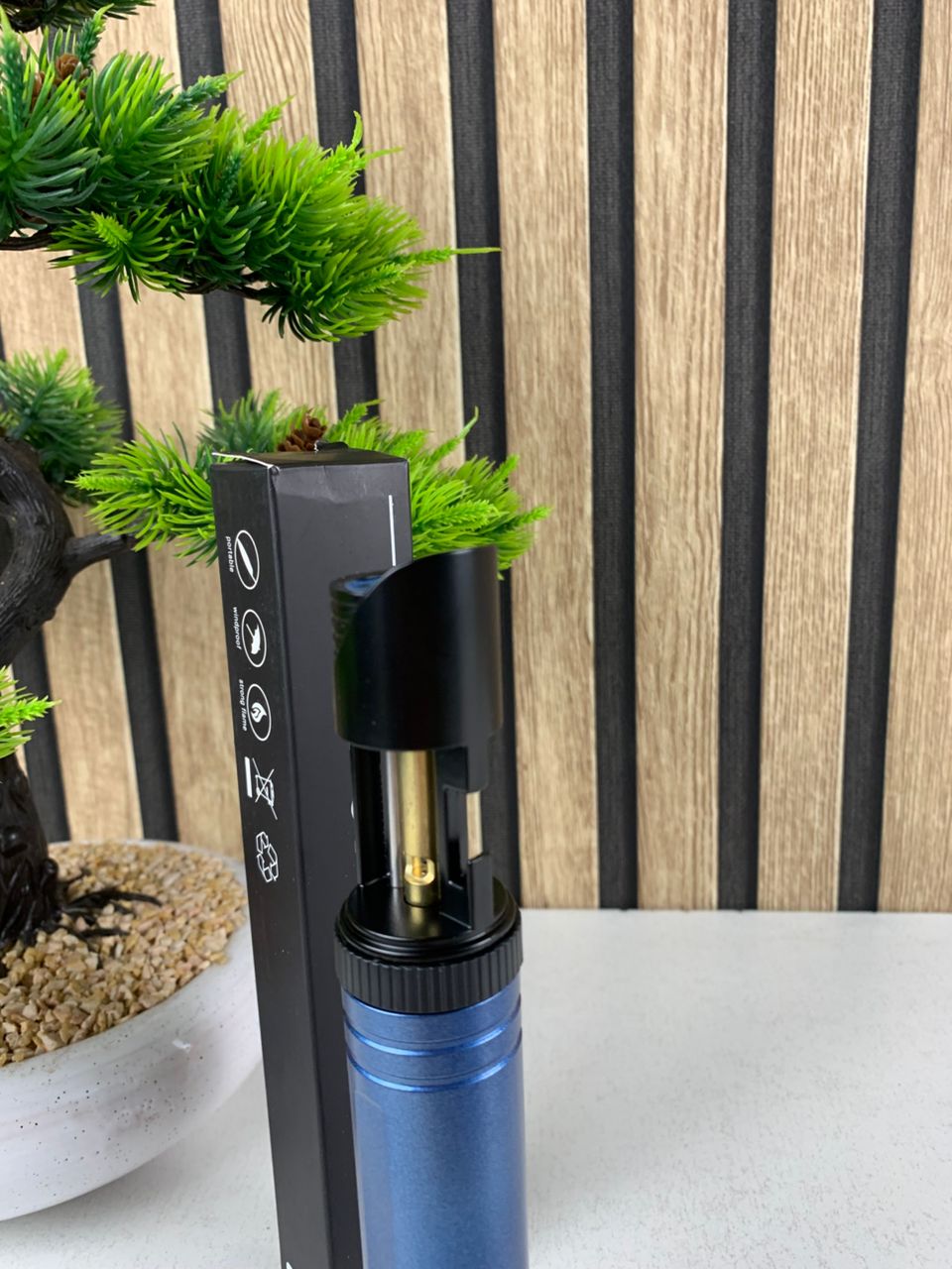 Briquet électrique Jet Flamme avec verrouillage de sécurité et ouvre bouteille - Camping et Randonnée - صورة حقيقية 8