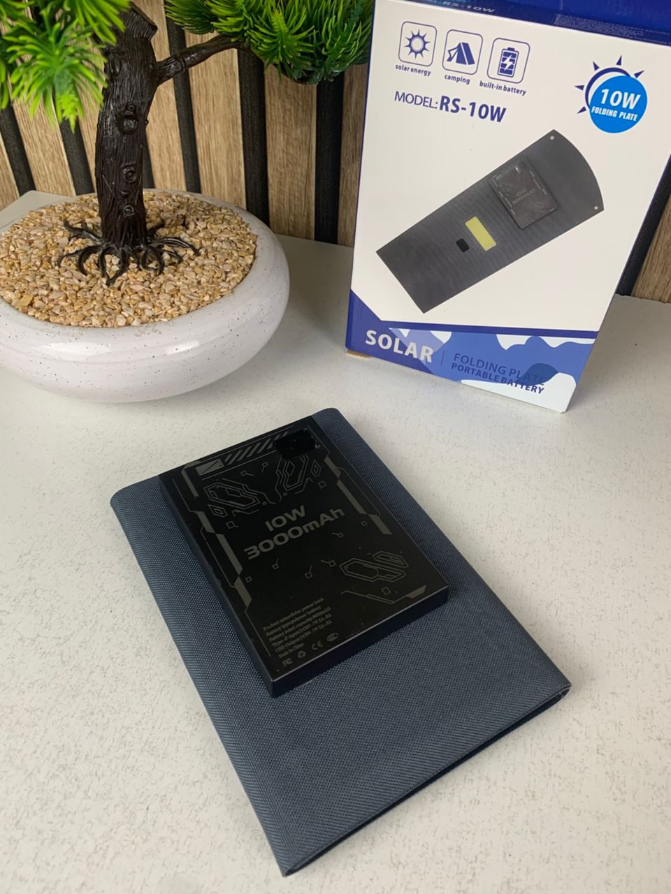 Panneau solaire USB pliable et portable capacité 3000mAh 10W – وحدة طاقة تشحن بالطاقة الشمسية - Camping et Randonnée - صورة حقيقية 7