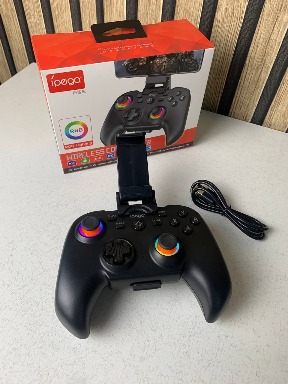 Manette de jeu sans fil IPEGA PG-9115 avec poignets lumineux RGB - يد تحكم لاسلكية - Jouet & Gaming - صورة حقيقية 8