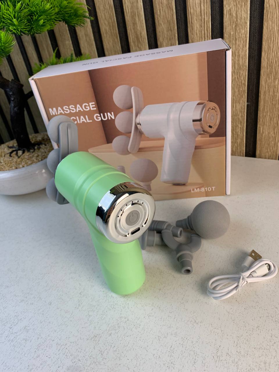 Pistolet de massage pour soulager la douleur 6 vitesses 4 têtes LM-810T - جهاز تدليك بعدة رِؤوس - Électronique - صورة حقيقية 9