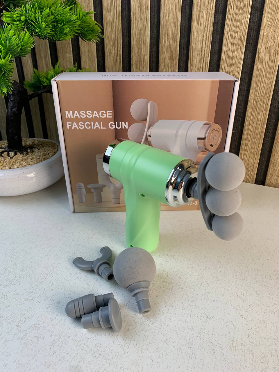 Pistolet de massage pour soulager la douleur 6 vitesses 4 têtes LM-810T - جهاز تدليك بعدة رِؤوس - Électronique - صورة حقيقية 11
