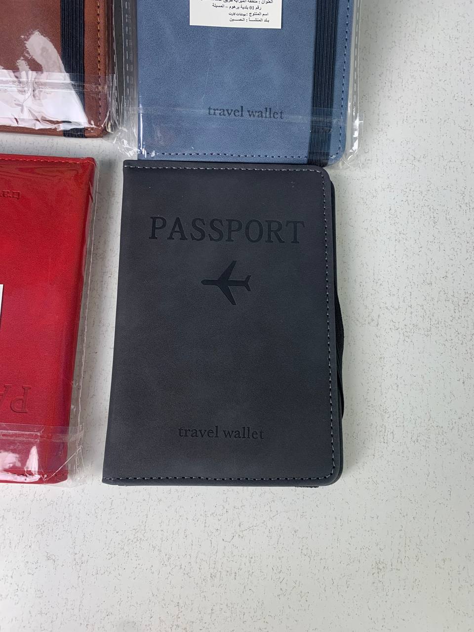 Porte-passeport en cuir à bande élastique - حافظة جواز سفر جلدية مزودة بشريط مطاطي - Accessoires - صورة 12