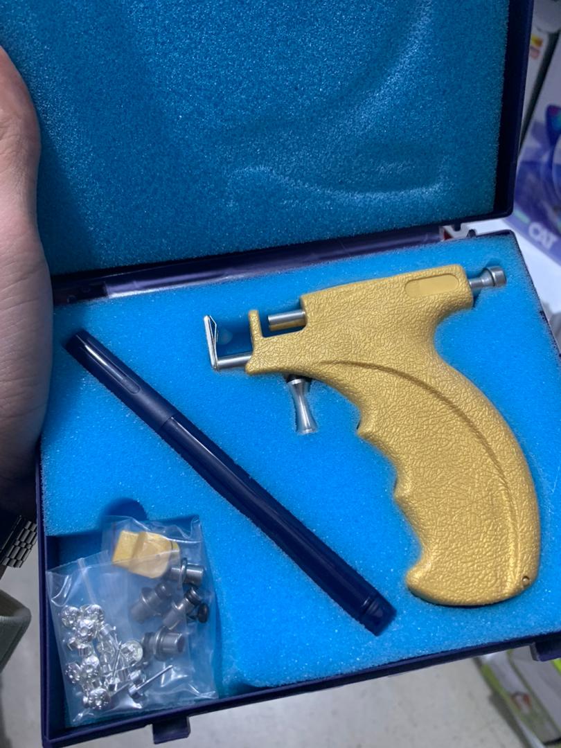 Pistolet de Piercing pour oreilles professionnel sécurisé en acier inoxydable - Soins et Beauté - صورة حقيقية 7